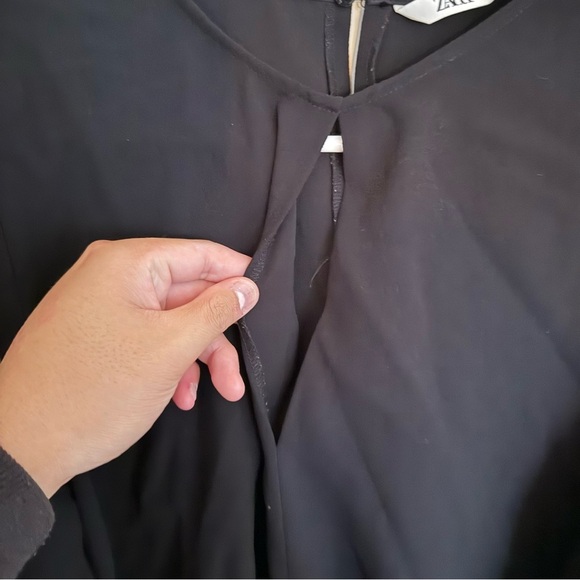 ZARA Women’s NWOT Size Small Keyhole Front Short Bell Sleeve Black Wrap Side Top - Picture 5 of 7